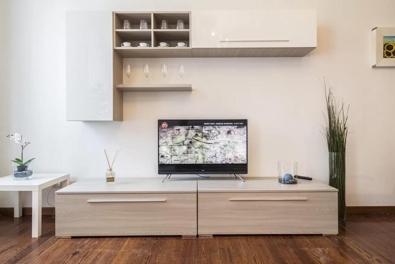 Porta Ticinese 24 Apartment Milano Ngoại thất bức ảnh